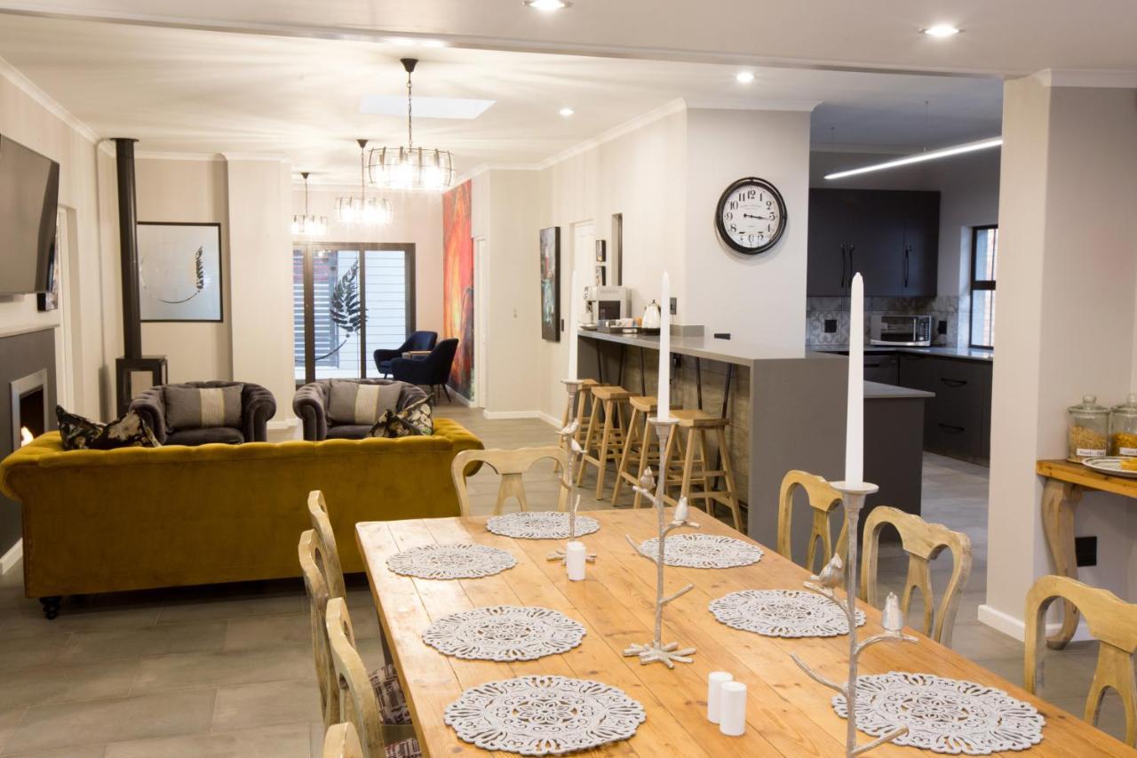 Melville Gap Guesthouse โจฮันเนสเบิร์ก ภายนอก รูปภาพ