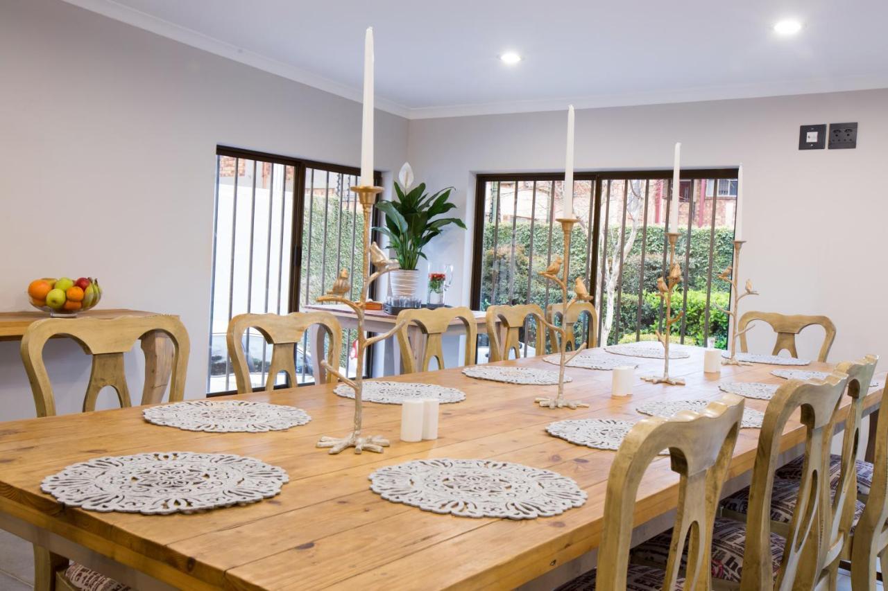 Melville Gap Guesthouse โจฮันเนสเบิร์ก ภายนอก รูปภาพ