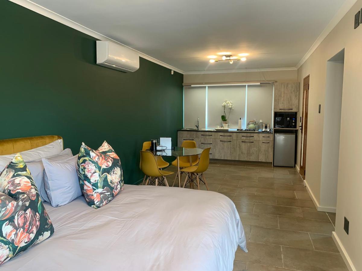 Melville Gap Guesthouse โจฮันเนสเบิร์ก ภายนอก รูปภาพ